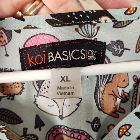 Koi Women's Short Sleeve Tee - Woodland Animal Print - Picture 2 of 2